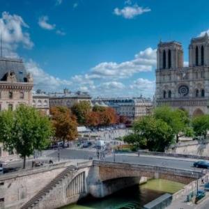 Les Rives de Notre-Dame in Paris