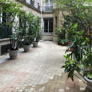 Luxury Apartment La Tour Paris