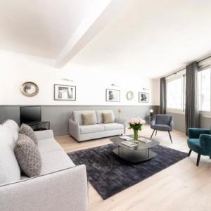 NEW Luxury 3 Bedrooms Le marais III by Livinparis