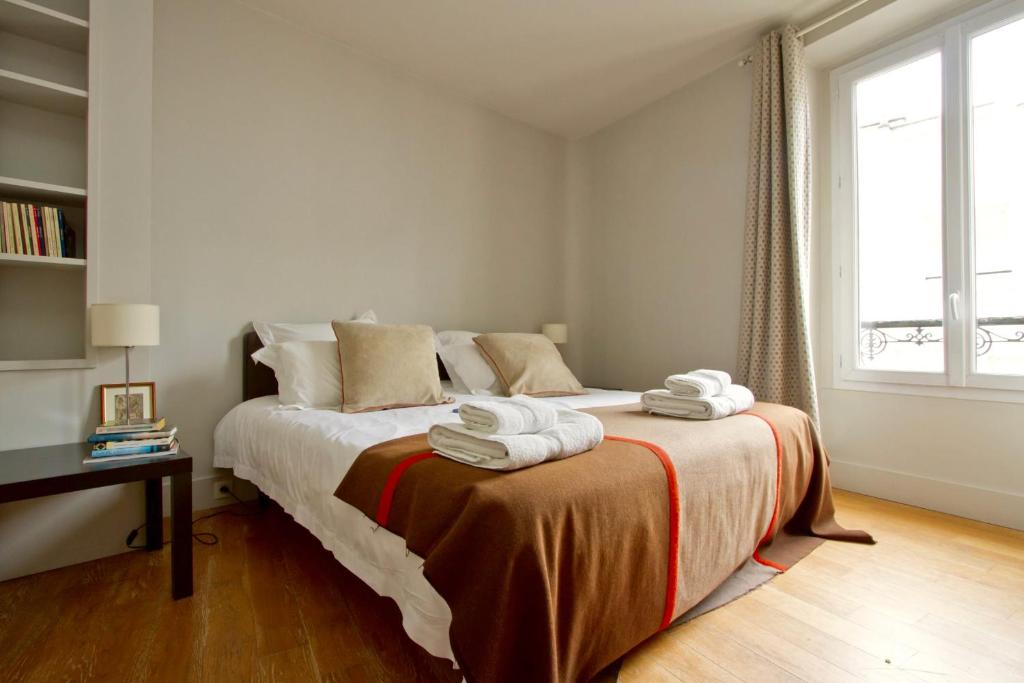 Marais bright 3BR 5 Hotel Standards REFURB 0320 by Pad-à-Terre since '99 - image 3