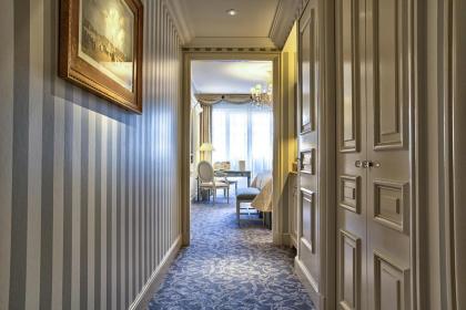 Four Seasons Hotel George V Paris - image 20