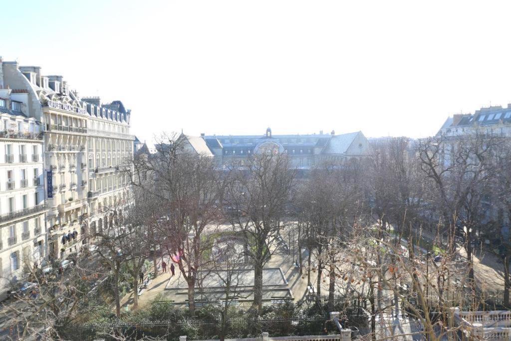 Marvellous Sunbathed 3BR at the heart of Paris - image 2