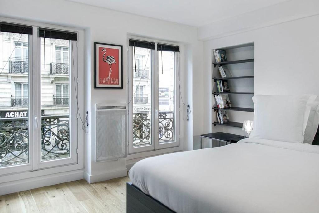 1 Bed Apartment Rue la Fayette - image 4