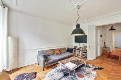 Cosy flat for 2 people near Pigalle - image 6