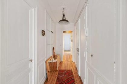 Cosy flat for 2 people near Pigalle - image 8