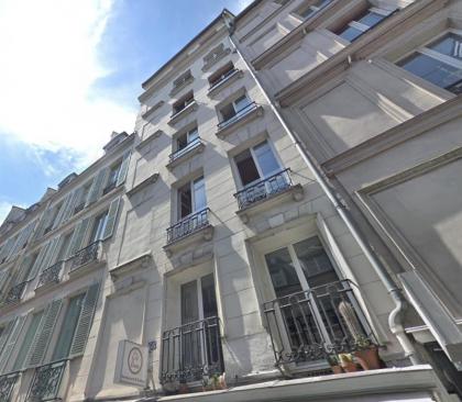 Beautiful duplex in the center of Paris - image 20