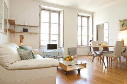 IN THE HEART OF PARIS NEXT TO OPERA -LOVELY 1BR Paris