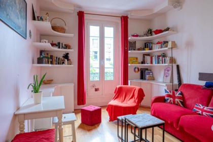 Charming apartment near Les Buttes-Chaumont - image 4