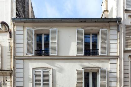 Quaint Apartment with Rooftop views of Montmarte - image 7