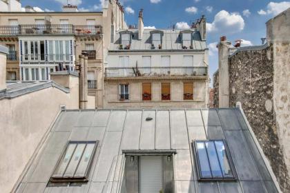 Quaint Apartment with Rooftop views of Montmarte - image 8