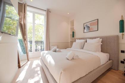 mBm   Luxury apartments PARIS CENtER 