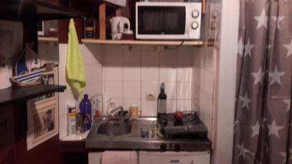Room in Apartment - Charming cosy studette full heart of Paris close to Sorbonne University Luxembou