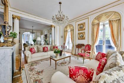Luxury House In The Heart Of Paris - By feel luxury holidays