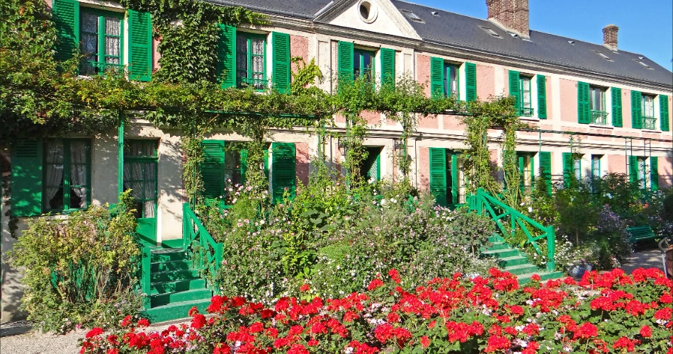 Bonjour Paris! Your Ultimate 2025 Travel Guide