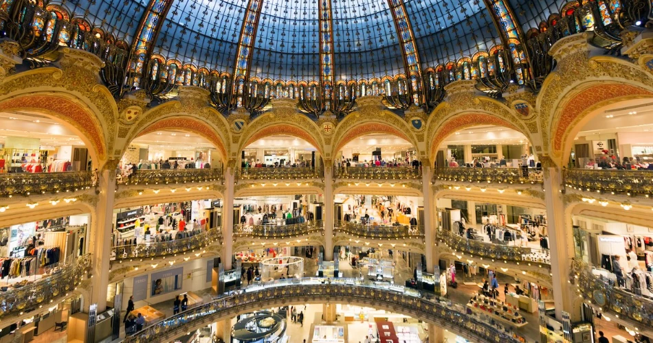 Which is More Romantic: Paris or Venice?