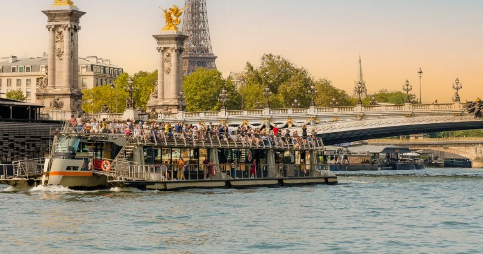 Which is More Romantic: Paris or Venice?