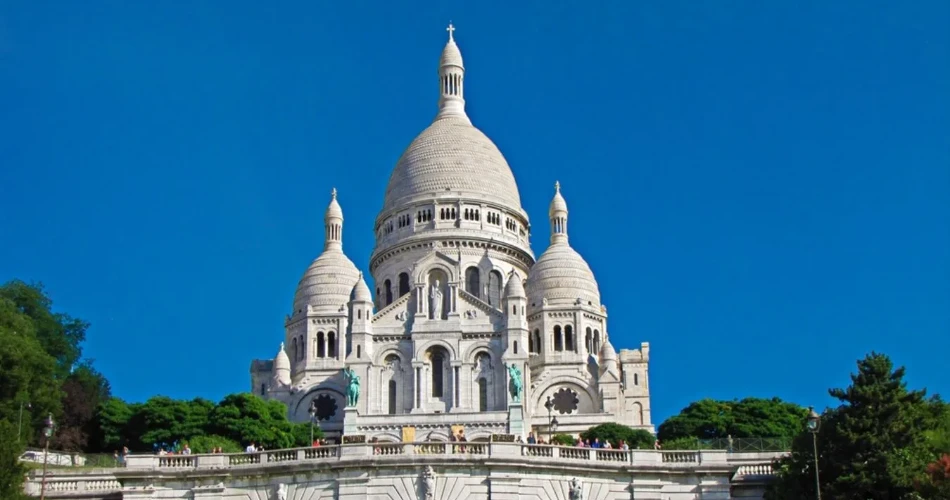 Which is More Romantic: Paris or Venice?