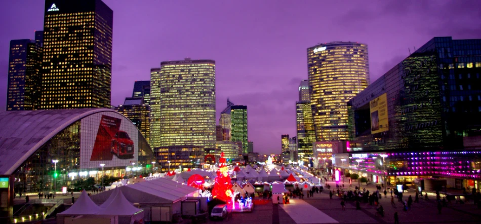 10 Best Places to See Christmas Lights in Paris