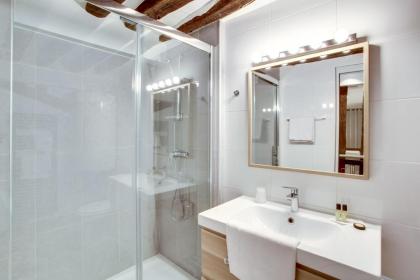 Apartments for Work in City Center - image 26