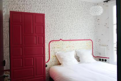 Hotel Crayon Rouge By Elegancia - image 10
