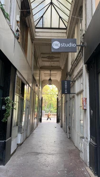 21 Atelier Chaplin Montorgueil - image 21