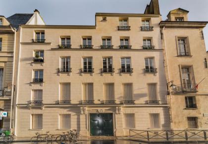 Marais Place des Vosges Sevigne - image 25