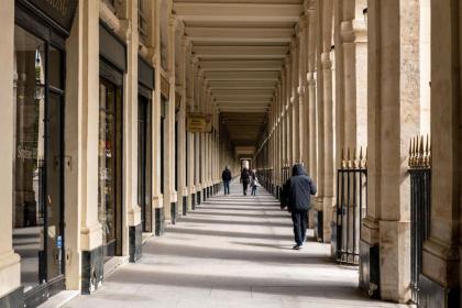 Veeve - By the Palais Royal - image 26