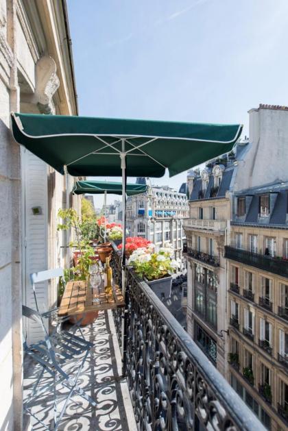 Veeve - By the Palais Royal - image 27