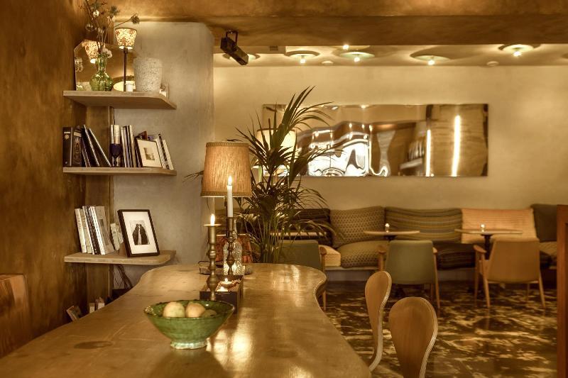 Hotel La Nouvelle Republique - image 4