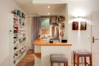 Cozy Studio Near Canal Saint Martin - image 9