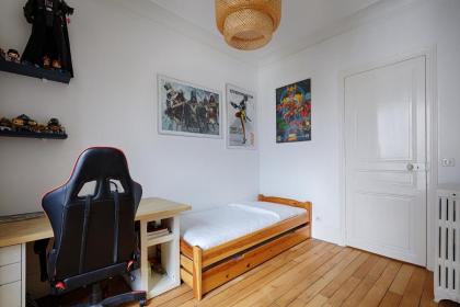 Veeve - Emerald Exuberance - image 21