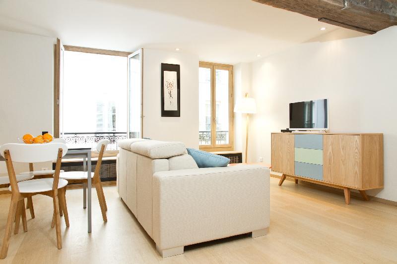 MABILLON MODERN 1BR FLAT- THE HEART OF ST GERMAIN  - image 2