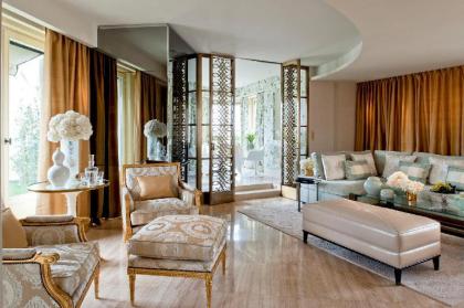 Four Seasons Hotel George V Paris - image 3