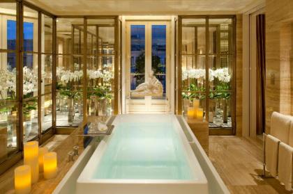 Four Seasons Hotel George V Paris - image 4