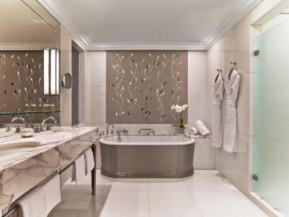 Hotel Plaza Athenee - Dorchester Collection - image 2