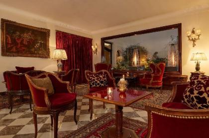 Hotel Regina Louvre - image 2