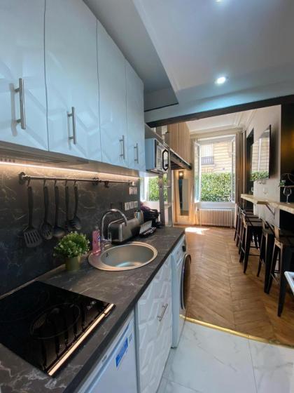 Beautiful mini Loft near Saint-Lazare - image 26