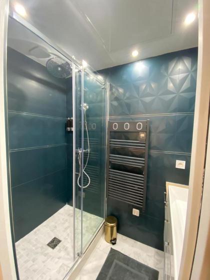Beautiful mini Loft near Saint-Lazare - image 29