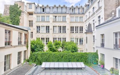 127 - Urban Beautiful 4BR in Montorgueil - image 25