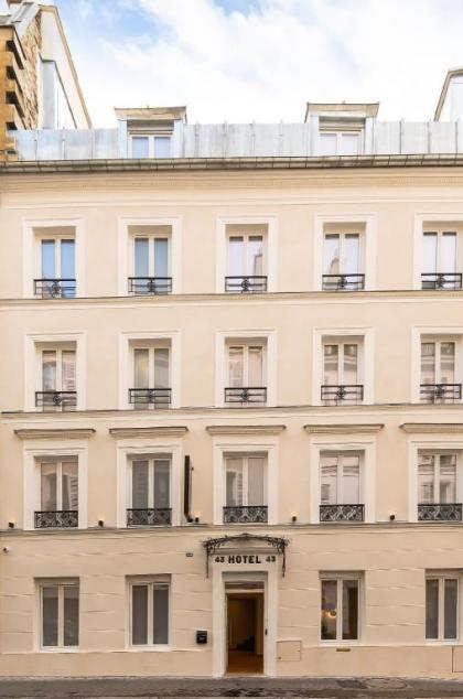 HOTEL AU COEUR DE REPUBLIQUE - image 27