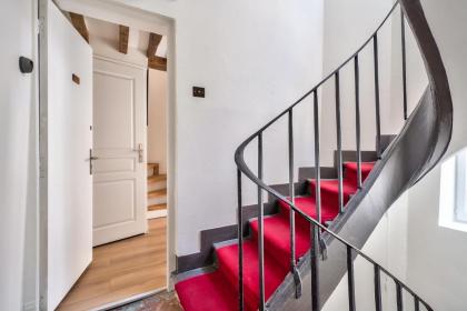 Cosy Mezzanine Studio in the Heart of Paris (4) - image 22