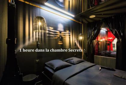 Love Hotel avec nuit insolite au Dandy et Jacuzzi privatise - image 23