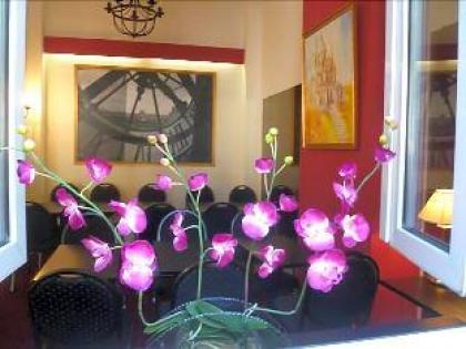 Hotel Du Roule - image 30
