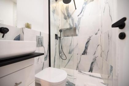 MBM - UPPER MARAIS - image 28