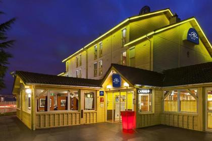 Sky Hotel Goussainville Charles de Gaulle - image 21