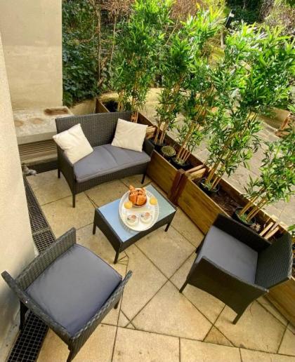 1607B - Wonderful apartment with terrace on garden - image 25