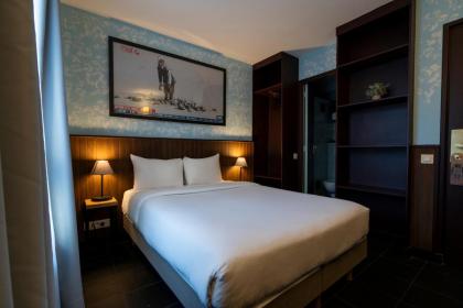 Walled off Hotel Paris - image 22