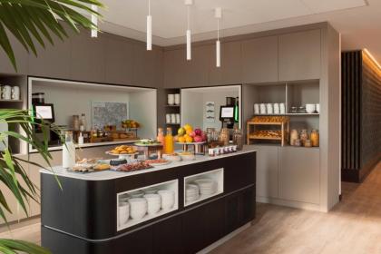 OKKO Hotels Paris La Defense - image 7