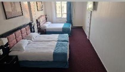 HOTEL ROYAL Paris Ivry - image 22