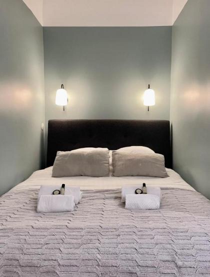 B 1599 - Stunning studio in Le Marais - image 23
